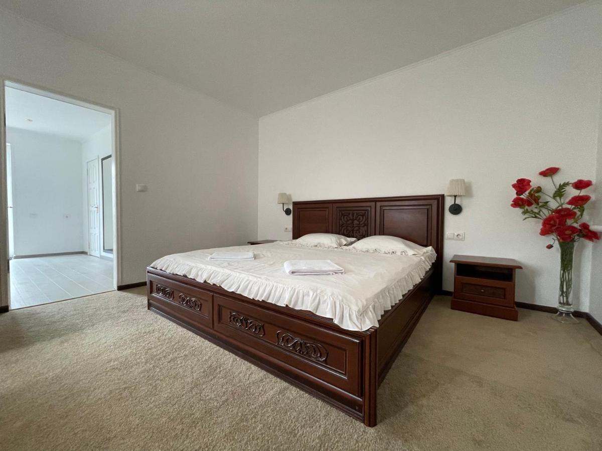 Apartments With Kitchen And Garden Kiev Extérieur photo